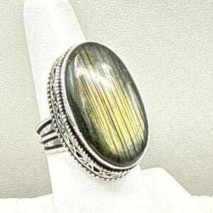 Handcrafted Labradorite Ring Size 7.5 Green Yellow Cabochon Silver Tone Band
